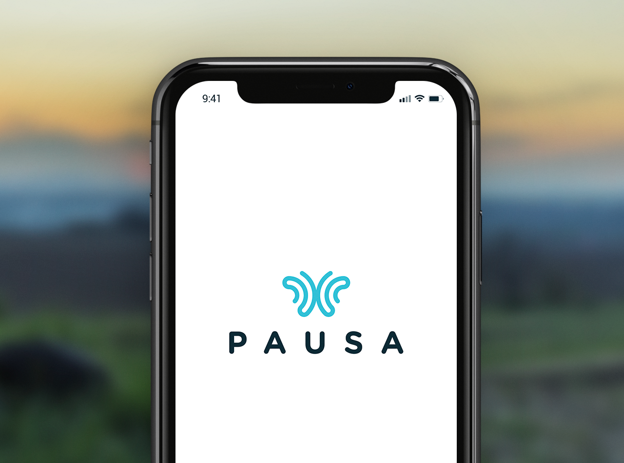 Mobile con logo de Pausa
